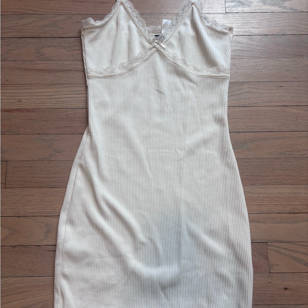 Stretchy ribbed Cream Lace-Trimmed bodycon Dress